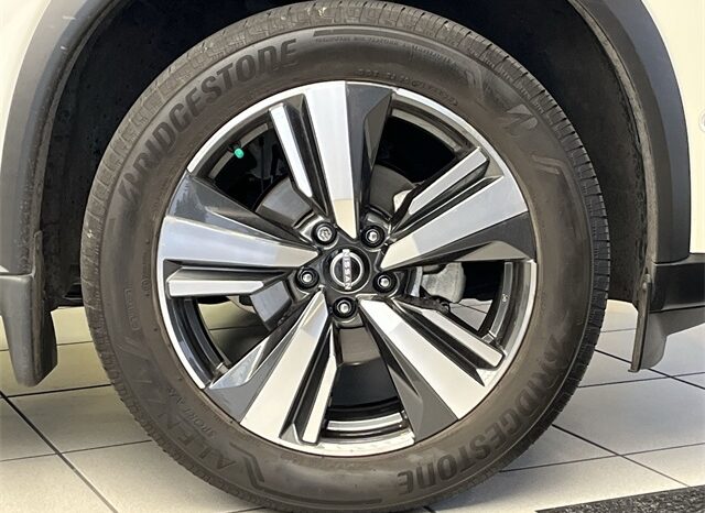 
								Nissan Rogue full									