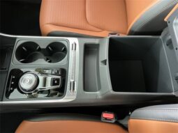 
										Kia Carnival Hybrid full									