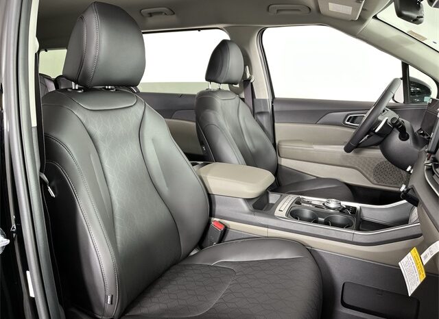 
 Kia Carnival Hybrid full									