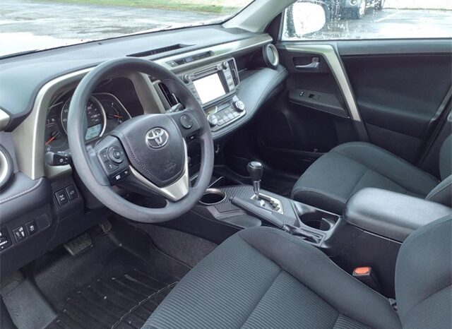 
								Toyota RAV4 full									