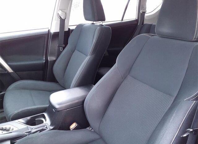 
								Toyota RAV4 full									