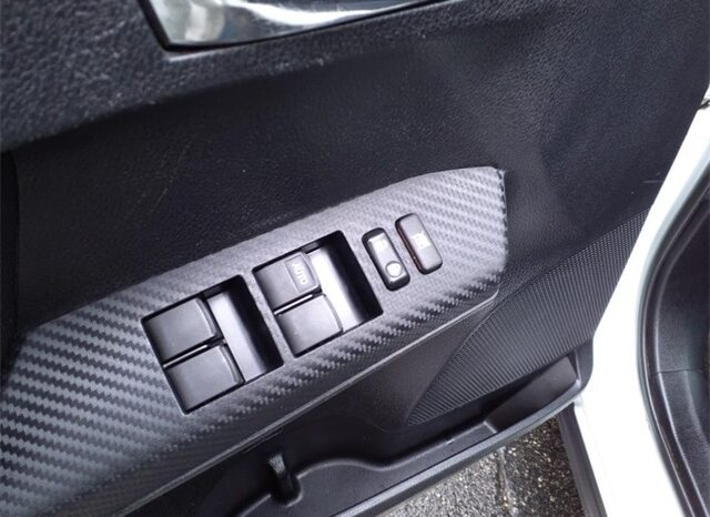 
								Toyota RAV4 full									