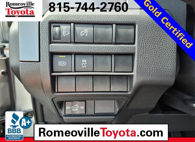 
 Toyota Tacoma full									