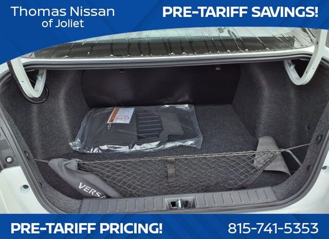 
 Nissan Versa full									