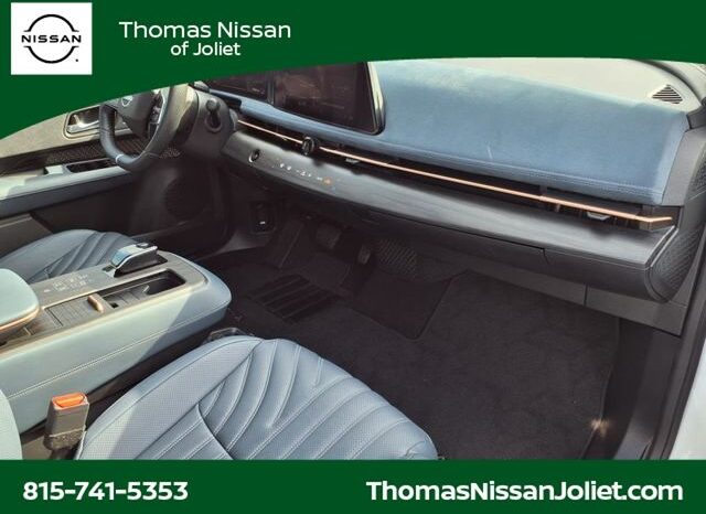 
								Nissan Ariya full									
