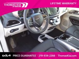 
 Chrysler Pacifica Hybrid full									