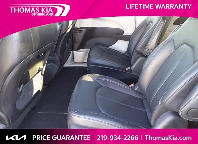 
 Chrysler Pacifica Hybrid full									