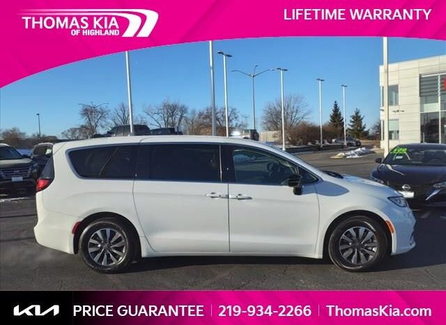 
 Chrysler Pacifica Hybrid full									