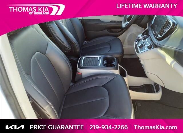 
 Chrysler Pacifica Hybrid full									