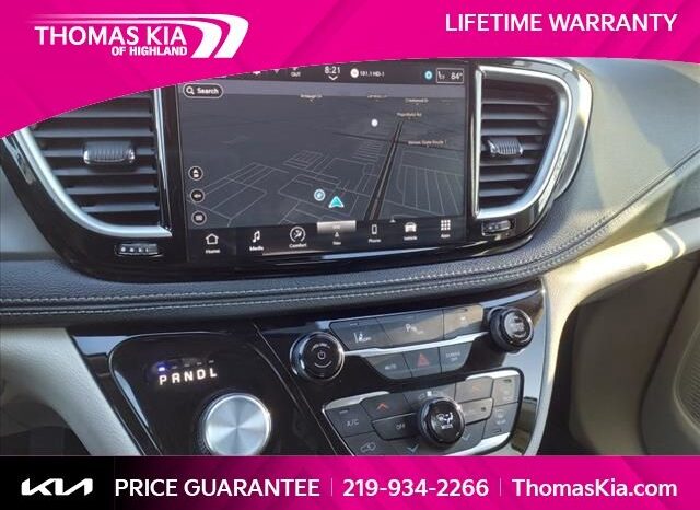 
 Chrysler Pacifica Hybrid full									