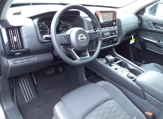 
 Nissan Pathfinder full									