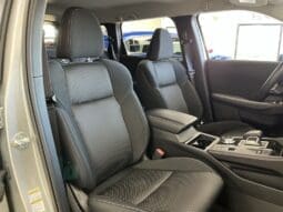 
 Mitsubishi Outlander PHEV full									