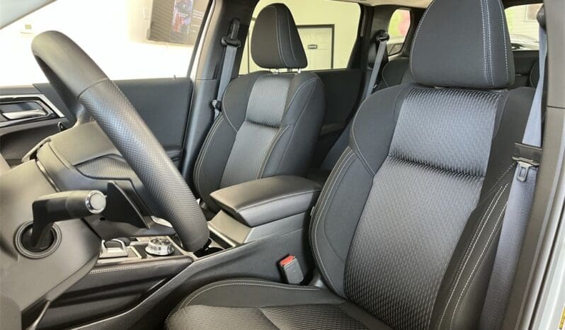 
 Mitsubishi Outlander PHEV full									
