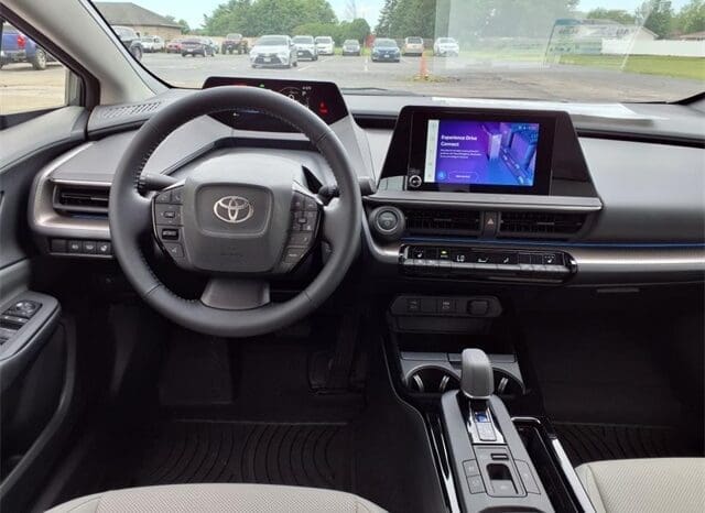 
								Toyota Prius full									