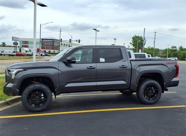 
 Toyota Tundra full									