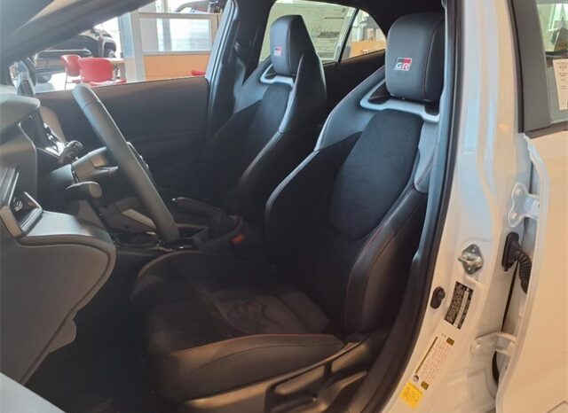 
								Toyota GR Corolla full									
