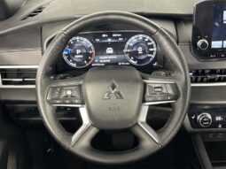 
 Mitsubishi Outlander full									