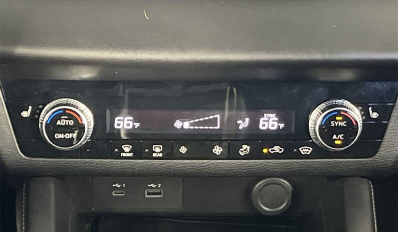 
 Mitsubishi Outlander full									
