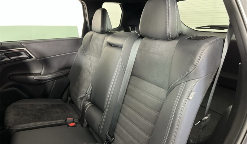 
 Mitsubishi Outlander full									