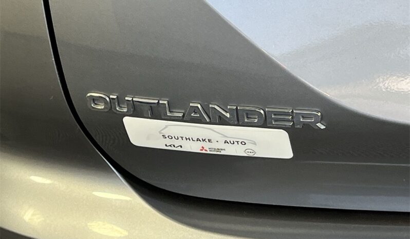 
 Mitsubishi Outlander full									