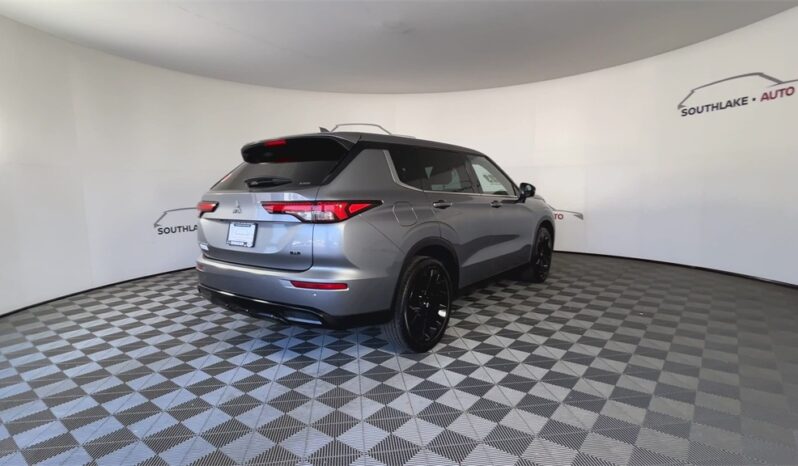 
 Mitsubishi Outlander full									