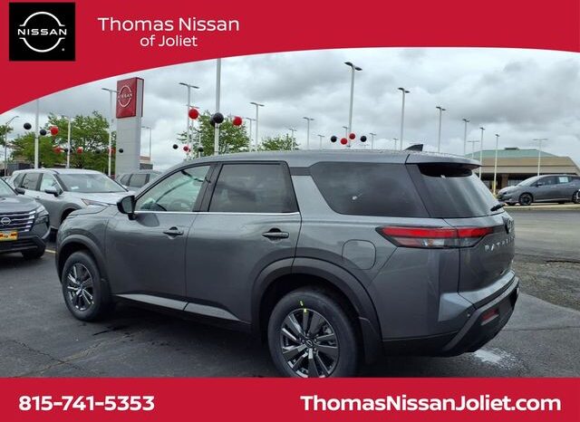 
 Nissan Pathfinder full									