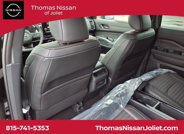 
 Nissan Pathfinder full									