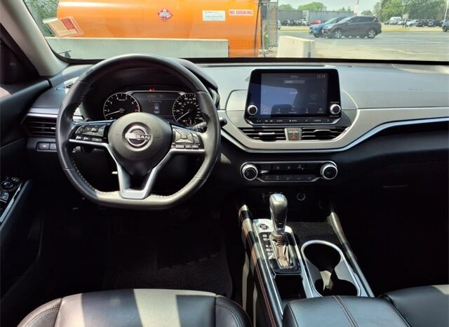 
								Nissan Altima full									