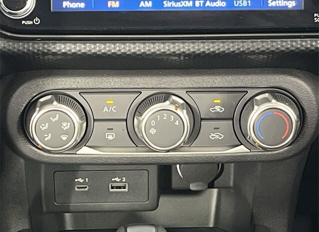 
								Nissan Kicks full									