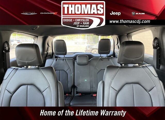 
								Chrysler Pacifica full									