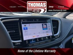 
										Chrysler Pacifica full									