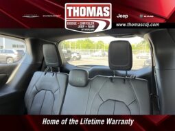 
										Chrysler Pacifica full									