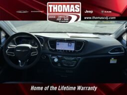 
										Chrysler Pacifica full									