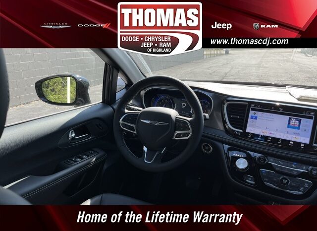 
								Chrysler Pacifica full									
