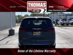 
										Chrysler Pacifica full									