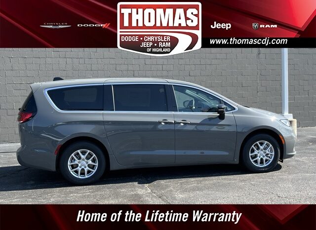 
								Chrysler Pacifica full									