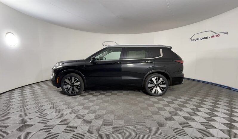 
 Mitsubishi Outlander full									