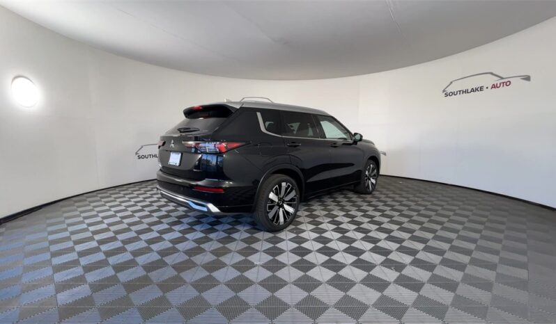 
 Mitsubishi Outlander full									