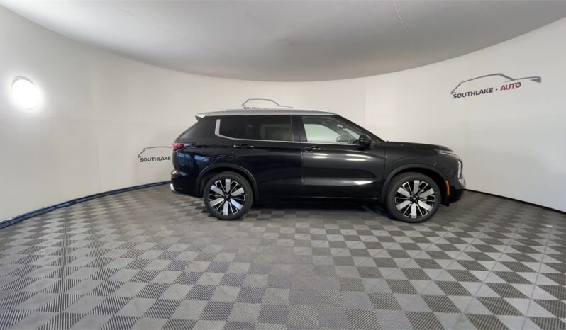 
 Mitsubishi Outlander full									