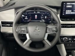 
 Mitsubishi Outlander full									