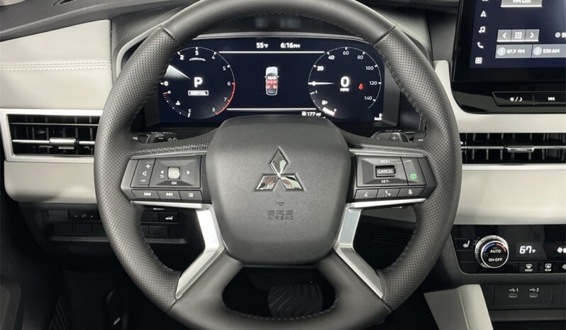 
 Mitsubishi Outlander full									
