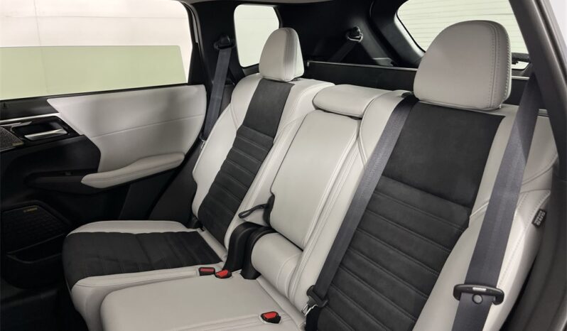 
 Mitsubishi Outlander full									