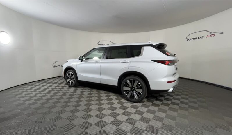 
 Mitsubishi Outlander full									