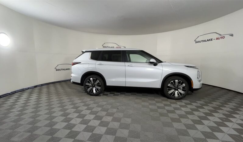 
 Mitsubishi Outlander full									