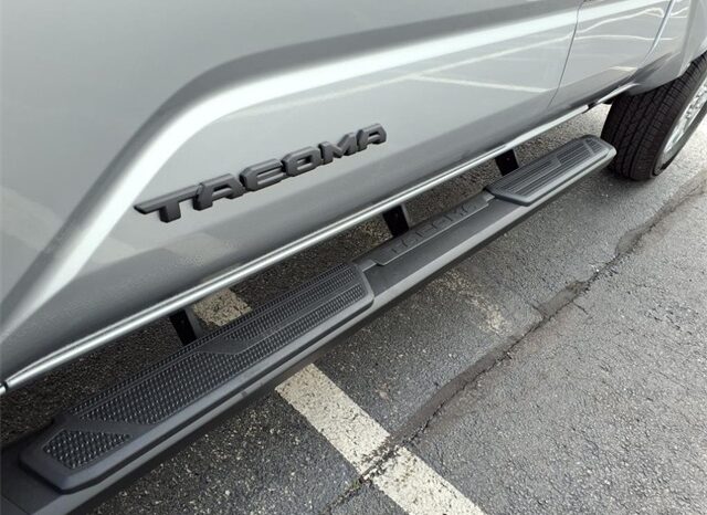 
 Toyota Tacoma full									