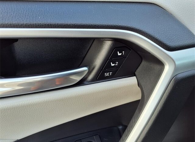
 Toyota RAV4 full									