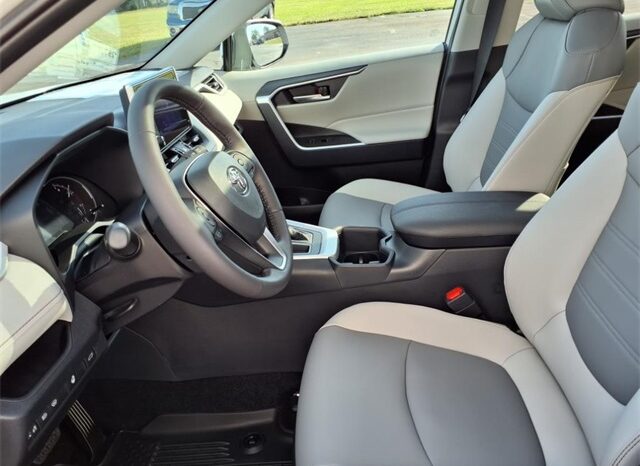 
 Toyota RAV4 full									