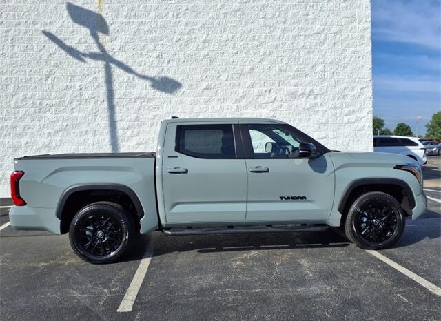 
 Toyota Tundra full									