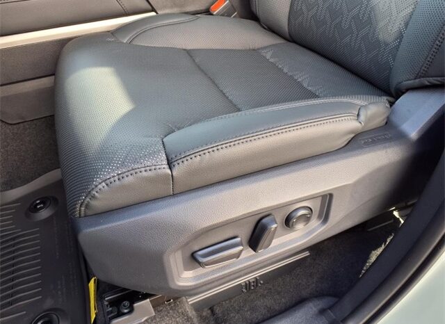
 Toyota Tundra full									