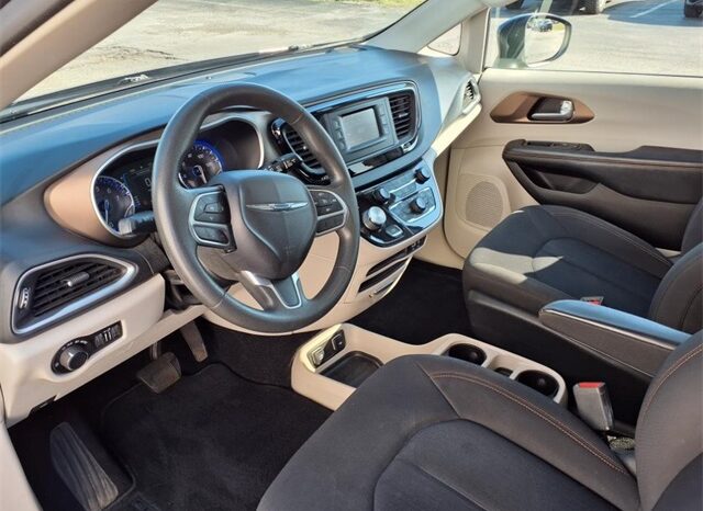 
 Chrysler Pacifica full									
